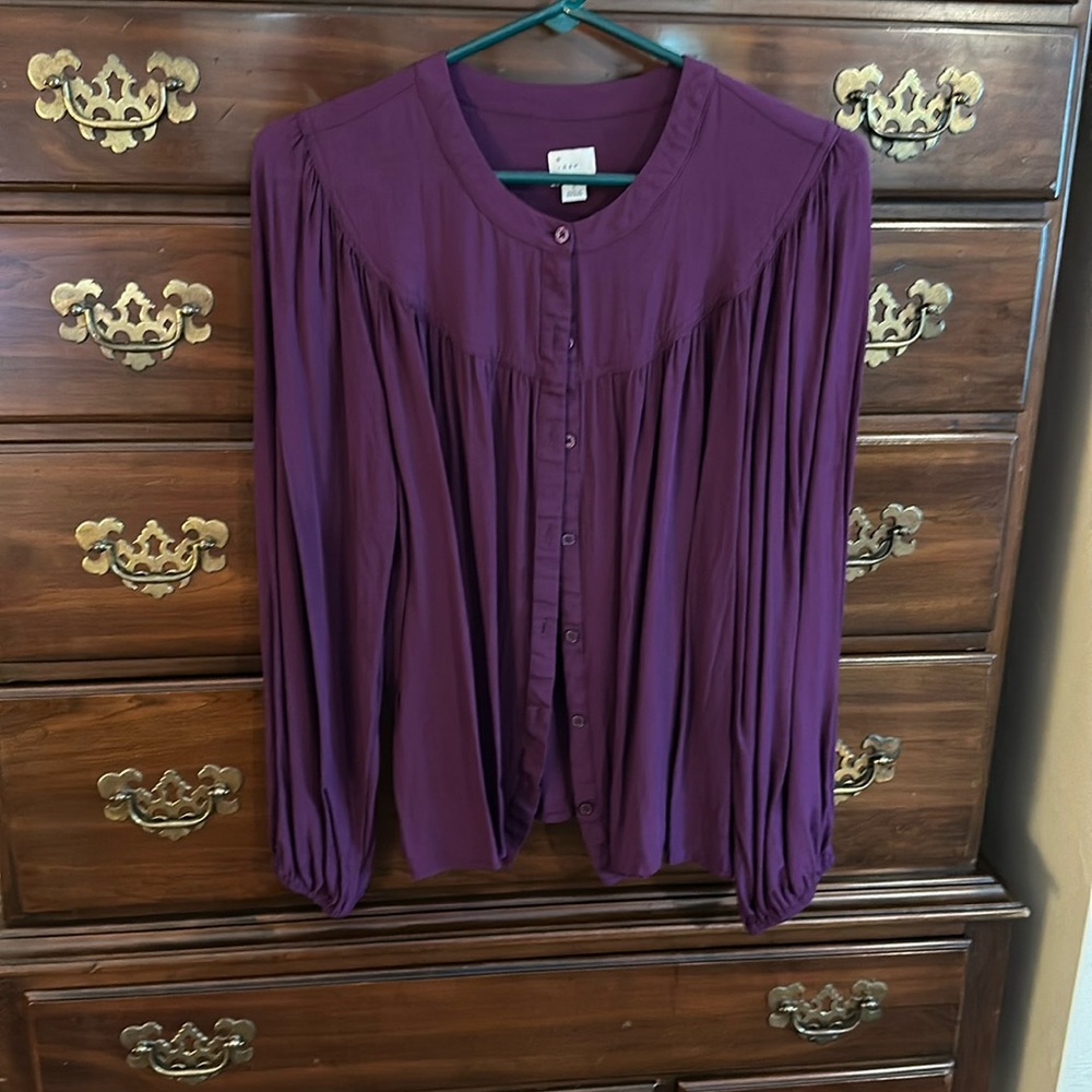 Women’s purple shirt, sz L